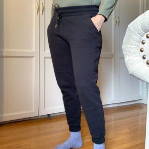 US10 lululemon sweatpants